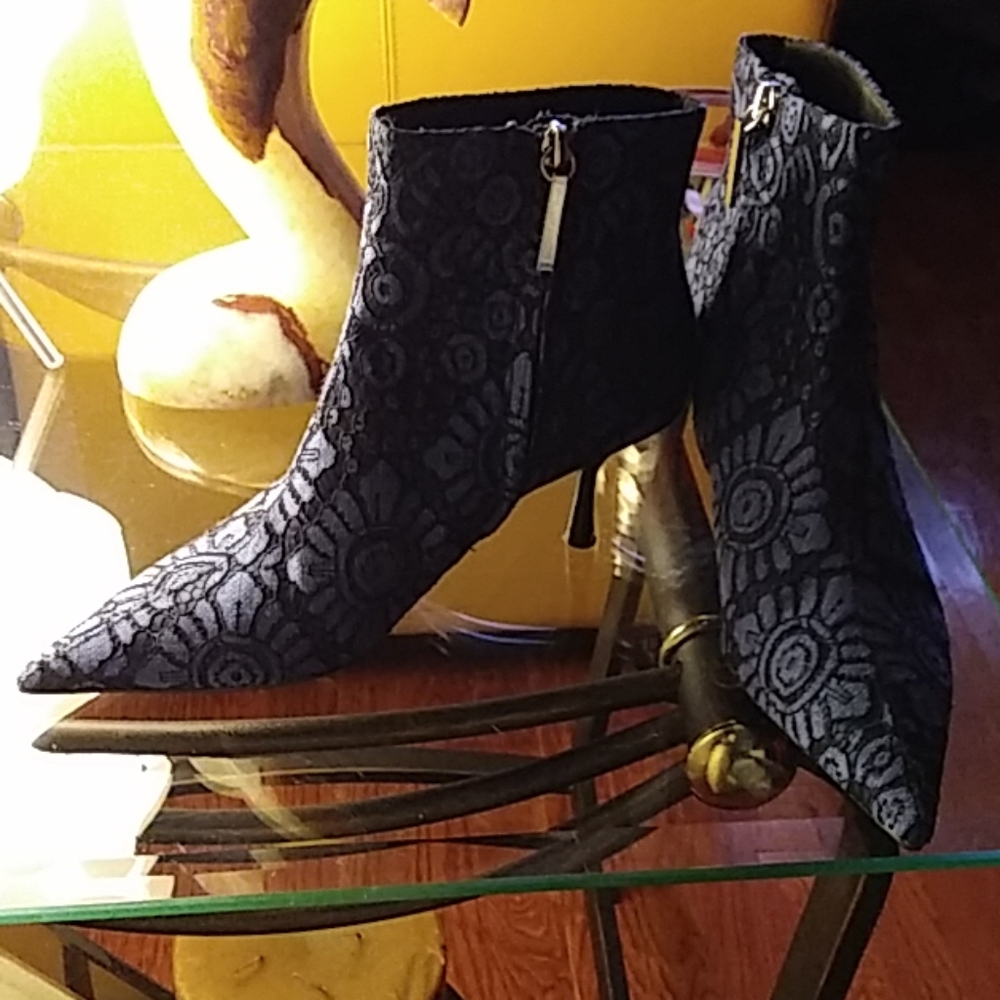 Brand new Women high heel ankle boot 👢